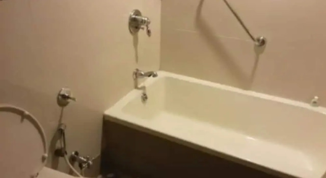 Двухместный номер Deluxe с видом на бассейн The Retreat Hotel & Convention Centre