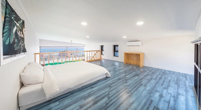 Present Poolvilla