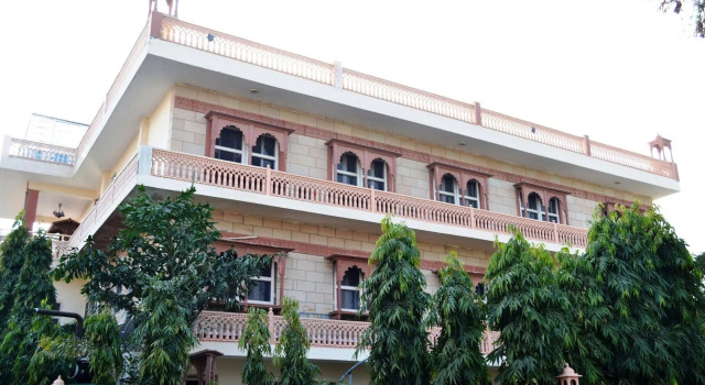 Suryaa Villa - A City Centre Hotel