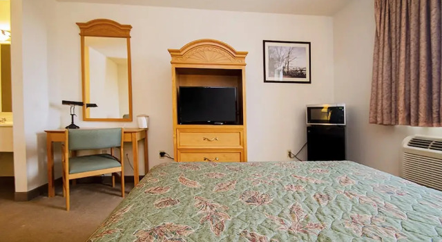 Двухместный номер Standard Urbana Inn & Suites