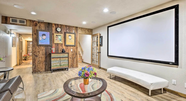 Elegant El Paso Condo ~ 10 Mi to Downtown!, Rezerwuj Hotel Hotele w El Paso z parkingiem, Parking