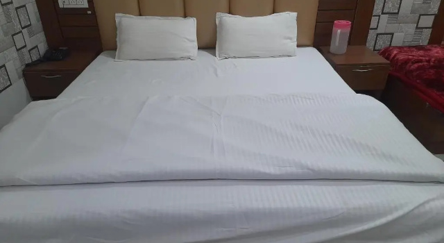 Abrol residency, Забронировать Отель Отели Джамму и Кашмира с парковкой, Парковка