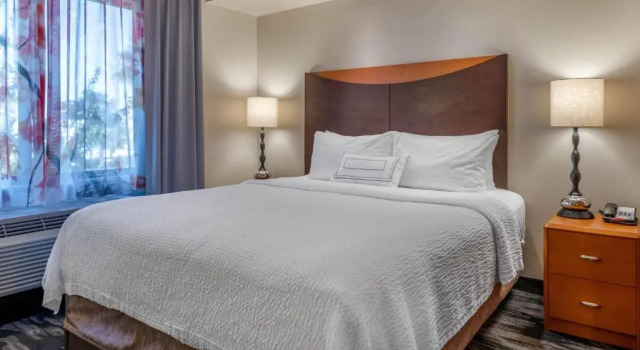Студия Fairfield Inn and Suites Holiday Tarpon Springs