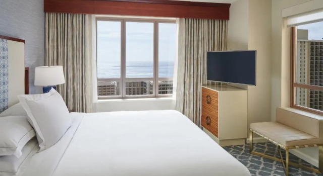 Люкс с 2 комнатами с видом на океан Hilton Grand Vacations Club Grand Waikikian Honolulu