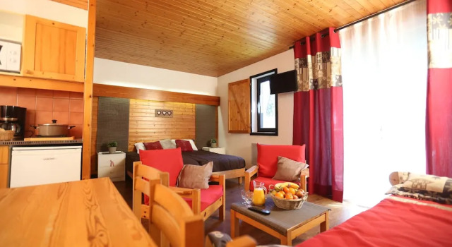 Апартаменты c 1 комнатой с балконом Village Club Les Tavaillons