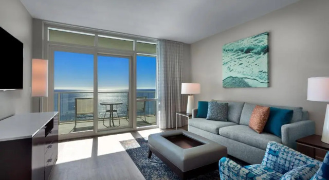 Люкс с 2 комнатами oceanfront Hilton Grand Vacations Club Ocean 22 Myrtle Beach