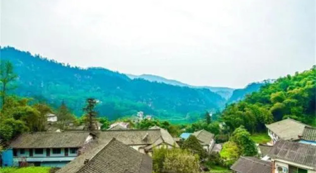 Emeishan Sanyuan Shuzhuang Home Stay, Забронировать Отель Эмэйшань Сычуань
