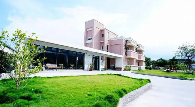 Dong Pan B&B, Boek Bed and Breakfast Shoufeng 