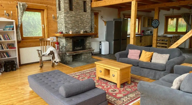 Коттедж Carpathian Log Home