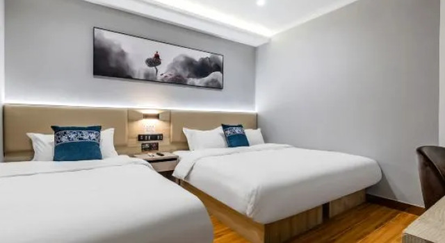 Люкс Business Boya Hotel (Beijing West Station Liuliqiao subway station)