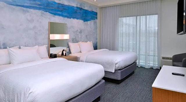 Четырёхместный люкс с 4 комнатами Courtyard by Marriott Charlotte Steele Creek