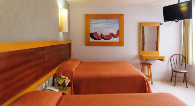 Четырёхместный номер Standard Hotel Qualitel Centro Histórico