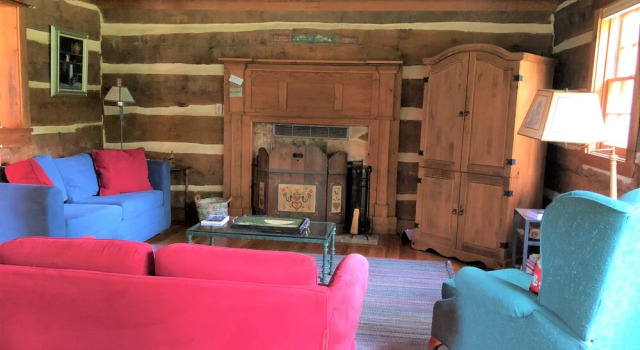 Riverfront Pioneer Cabins LLC, Prenota Hotel Hotel a Virginia con parcheggio, Parcheggio