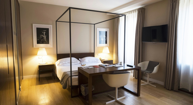 Escalus Luxury Suites Verona, Забронировать Отель исторический центр Верона, рядом с Башня Ламберти