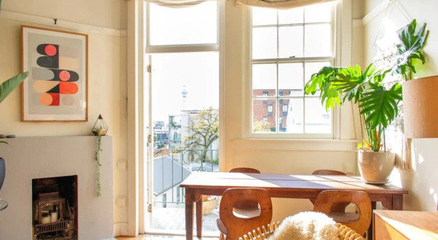 1930s Character 1 Bedroom Apartment With Sky Tower Views