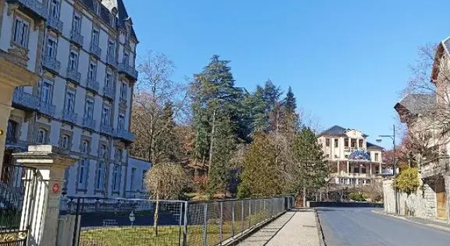 St Nectaire- Appartement Terrasse Privée- 4 personnes, Prenota Appartamento Saint-Nectaire 