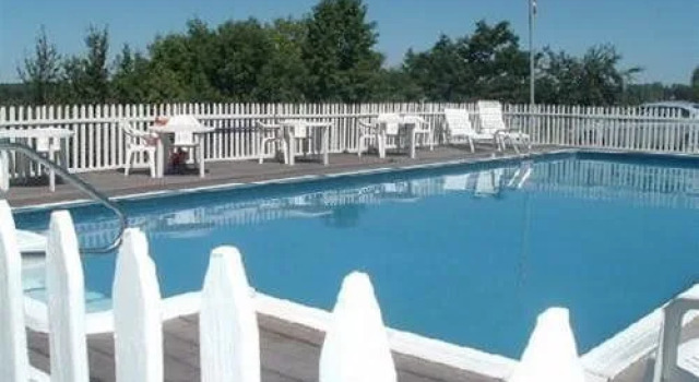 Eagle's Lodge Motel, Забронировать Мотель Отели Эллсуорт с парковкой, Парковка