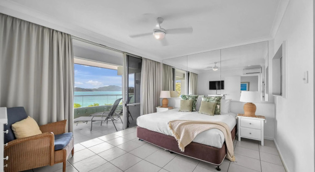 Lagoon Beachfront Lodge 202 on Hamilton Island by HamoRent, Prenota Hotel Hamilton Island 