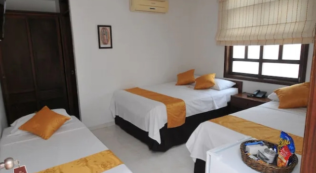 Четырёхместный номер Standard c 1 комнатой Hotel San Julian