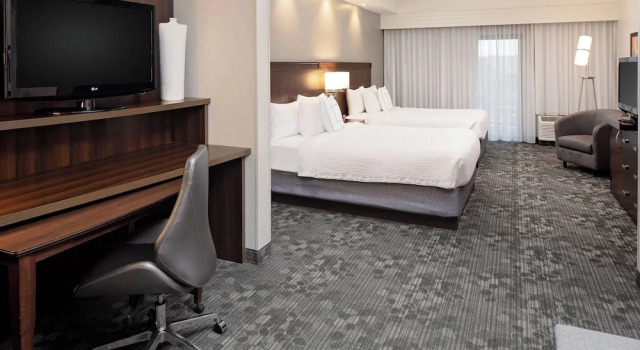 Люкс Courtyard by Marriott Houma