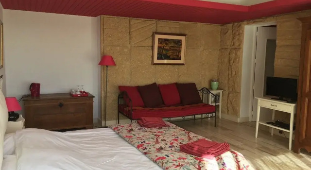Chambres d'hôtes - La Villa des Poètes, Book Villa Sommerhuse i Drôme Provençale, Hytte