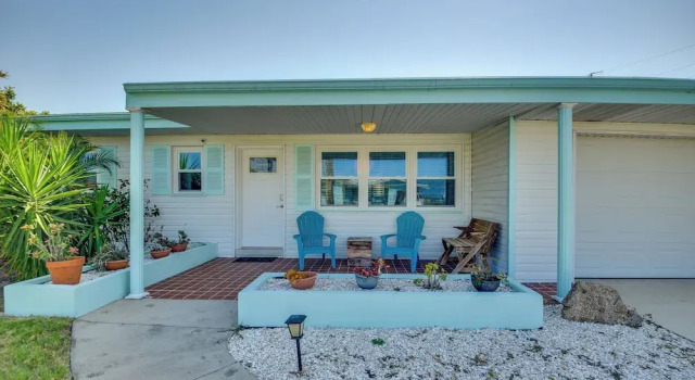 Коттедж Charming Port Orange Home - Walk to Beach!