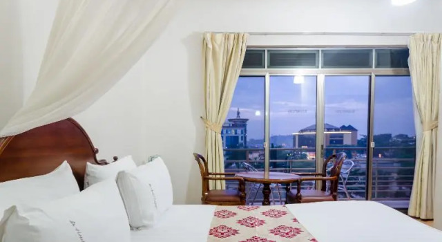 Deluxe Doppel Zimmer mit Balkon Hotel Triangle