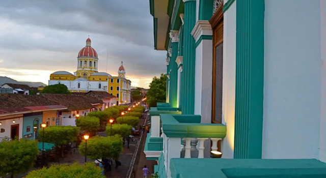 Четырёхместный номер Standard с балконом Hotel Dario Granada