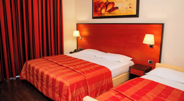 Standard Dreier Zimmer mit Balkon Gullo Hotel