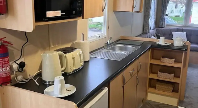 Номер Standard 3 Bedroom Caravan - Sleeps 8 - Parking, Wifi, Pool