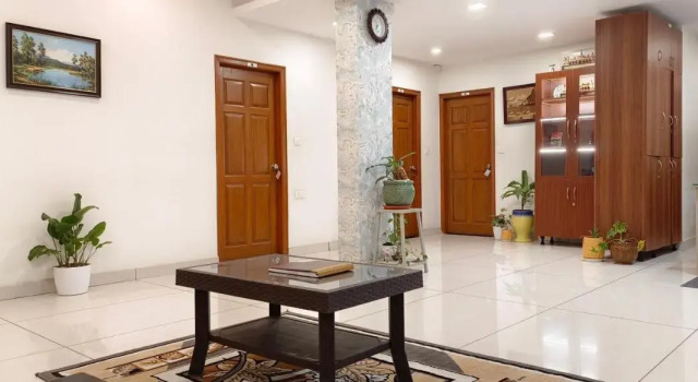 Sugamya Corner Guesthouse, Book Hotel Hoteller i Mysore med parkering, Parkering