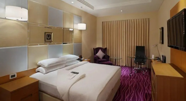 Номер Executive Le Meridien, Surat