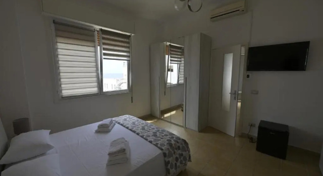 Standard Doppel Zimmer mit Meerblick B&B Centrale