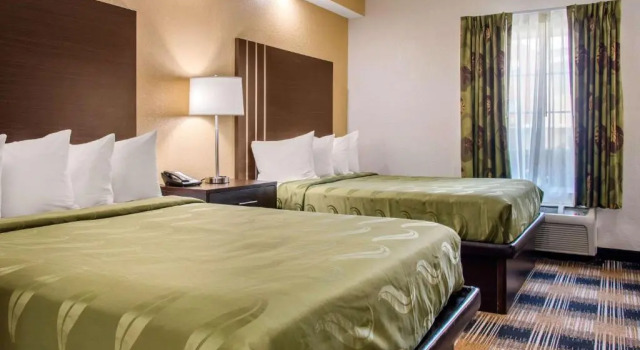 Standard Vierer Zimmer Quality Inn Pooler - Savannah I-95