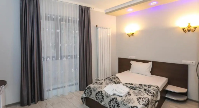 Holiday Maria, Rezerwuj Hotel Băile Herculane 
