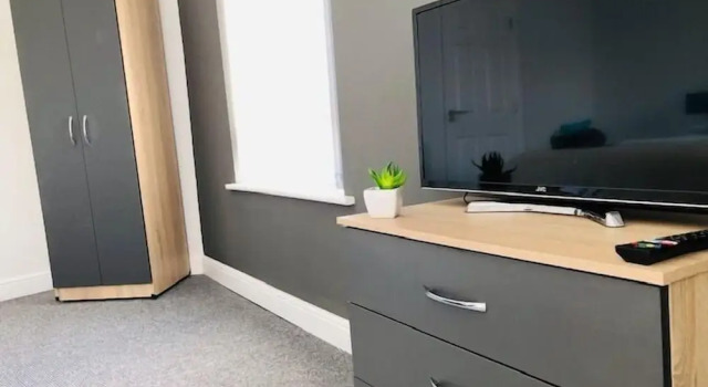 Townhouse @ 51 Balfour St -stoke, Забронировать Гостевой дом Сток-он-Трент Стаффордшир