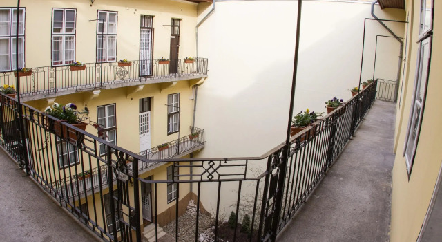 Central Hotel 21