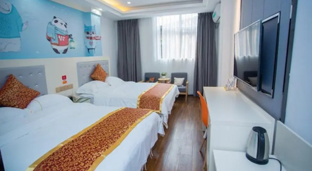 Shell Naning Guangxi University Longteng Road, Rezerwuj Hotel Hotele w Nanning z parkingiem, Parking