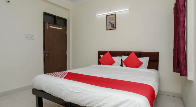 OYO 28790 Hotel Metro