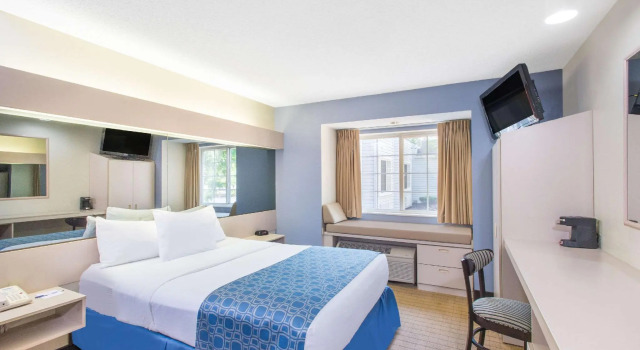Двухместный номер Standard Microtel Inn & Suites by Wyndham