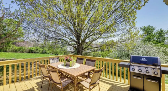 Williamstown Vacation Rental: Private Deck & Yard, Boek Vakantiehuis Villa's in Kentucky, Villa