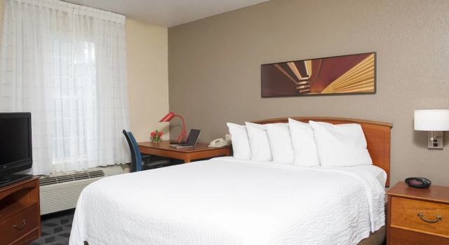 Люкс TownePlace Suites by Marriott Indianapolis - Keystone