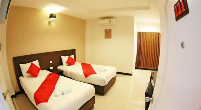 Двухместный номер Deluxe BK Place Hotel