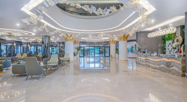 Aria Resort & Spa
