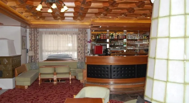 Hotel Engel, Забронировать Отель Отели в центре Канацеи, в центре, Парковка