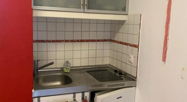Zwei Zimmer Appartment mit Balkon und Stellplatz voll möbliert