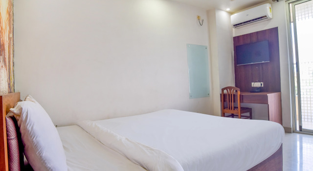 FabHotel IR Luxaria
