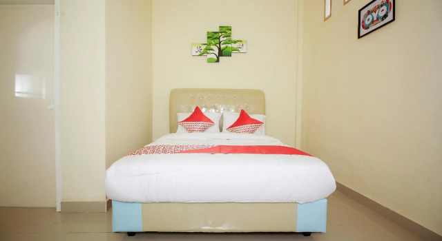 Двухместный номер Standard RedDoorz Syariah at Diva Residen Kasturi 1