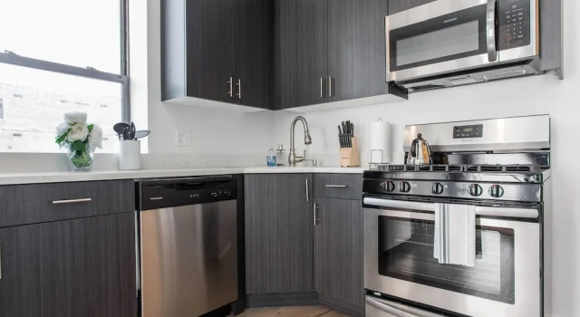 Апартаменты Chestnut Charm - Modern 1 BDR in Downtown