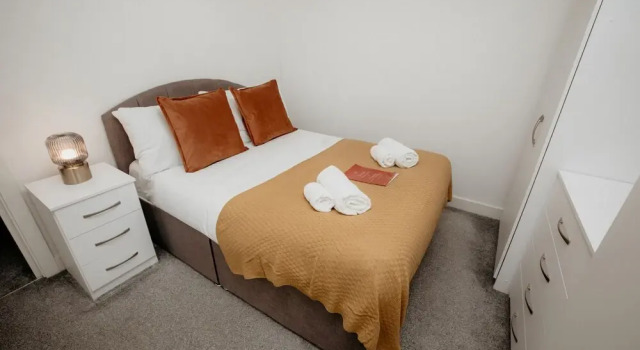 Апартаменты Classic Elthorne Luxury Apartments - Uxbridge